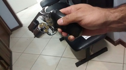 Arma estava com homem que possuía antecedentes