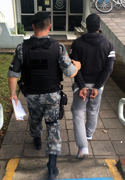 Capturado no bairro Santuário, foragido foi levado à Delegacia de Polícia de Pronto Atendimento (DPPA)