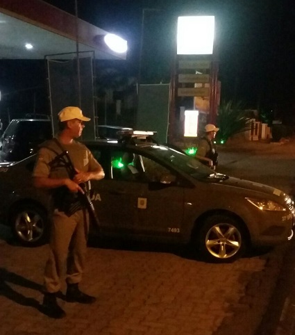 Operação Combo inicia com fechamento dos acessos da cidade, seguida de blitz nos bairros e no centro do município