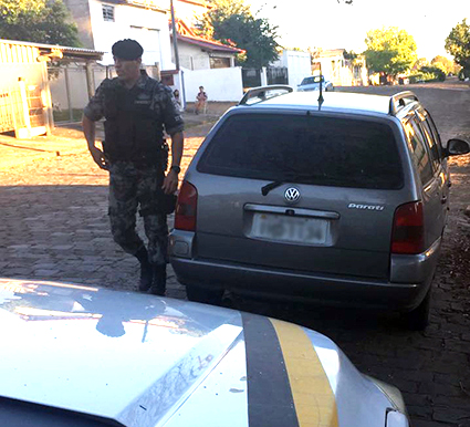 Veículo foi roubado ontem à noite, segundo a Brigada Militar