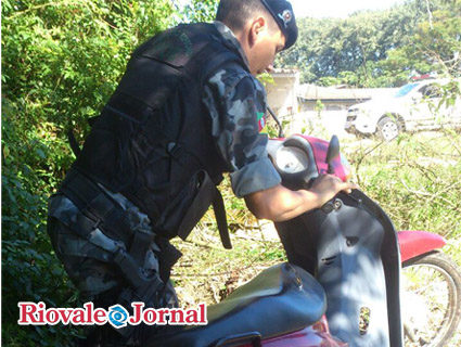 Motocicleta em situação de furto estava em terreno da prefeitura