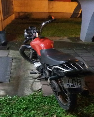 Moto com chassi raspado foi apreendida em Santa Cruz