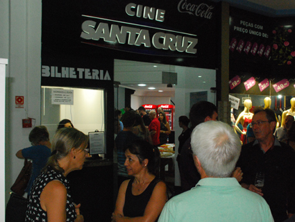 Portas do cinema foram abertas pela primeira vez depois da reforma que durou cerca de três meses