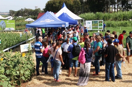 Durante os três dias os agricultores podem participar de dinâmicas e demonstrações