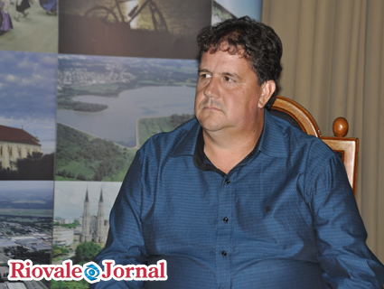 Gerson Vargas garantiu que continuar‡ trabalhando para melhorar as estruturas da cidade