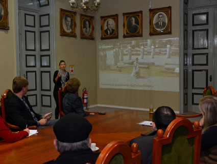 Encontro na Prefeitura tratou sobre a passagem da Tocha OlÃmpica em Santa Cruz do Sul