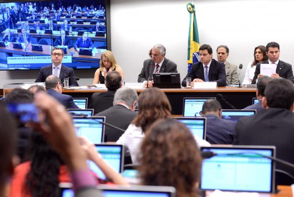 Conselho de Ìätica vota a favor da admissibilidade do relatÌ_rio preliminar do deputado Marcos RogÌ©rio (PDT-RO)