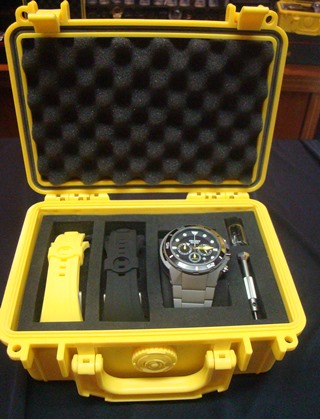 LanÌ¤amento masculino permite troca de pulseiras e ainda traz uma caixa de ferramentas para acompanhar