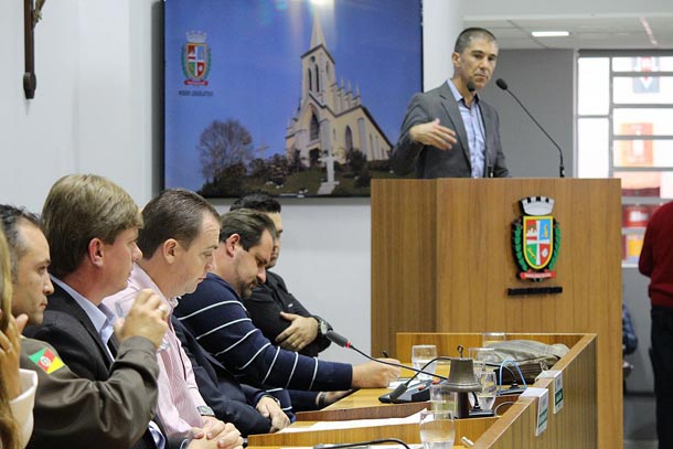 Autoridades ressaltaram a necessidade da incorporação de novos policiais e médicos para a área da segurança na região