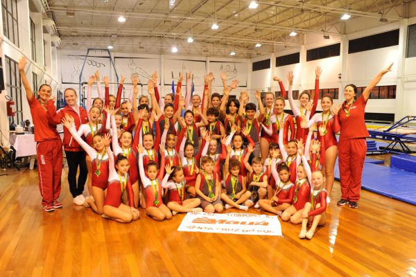 Representantes do Colégio Mauá na solenidade da FRGS e Equipe Mauá 