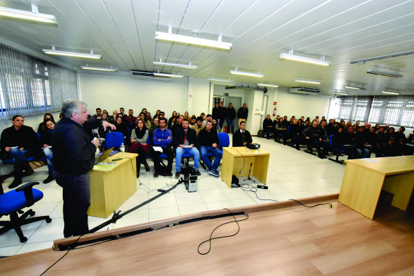 Funcionamento e aplica‹o do sistema foram abordados no encontro