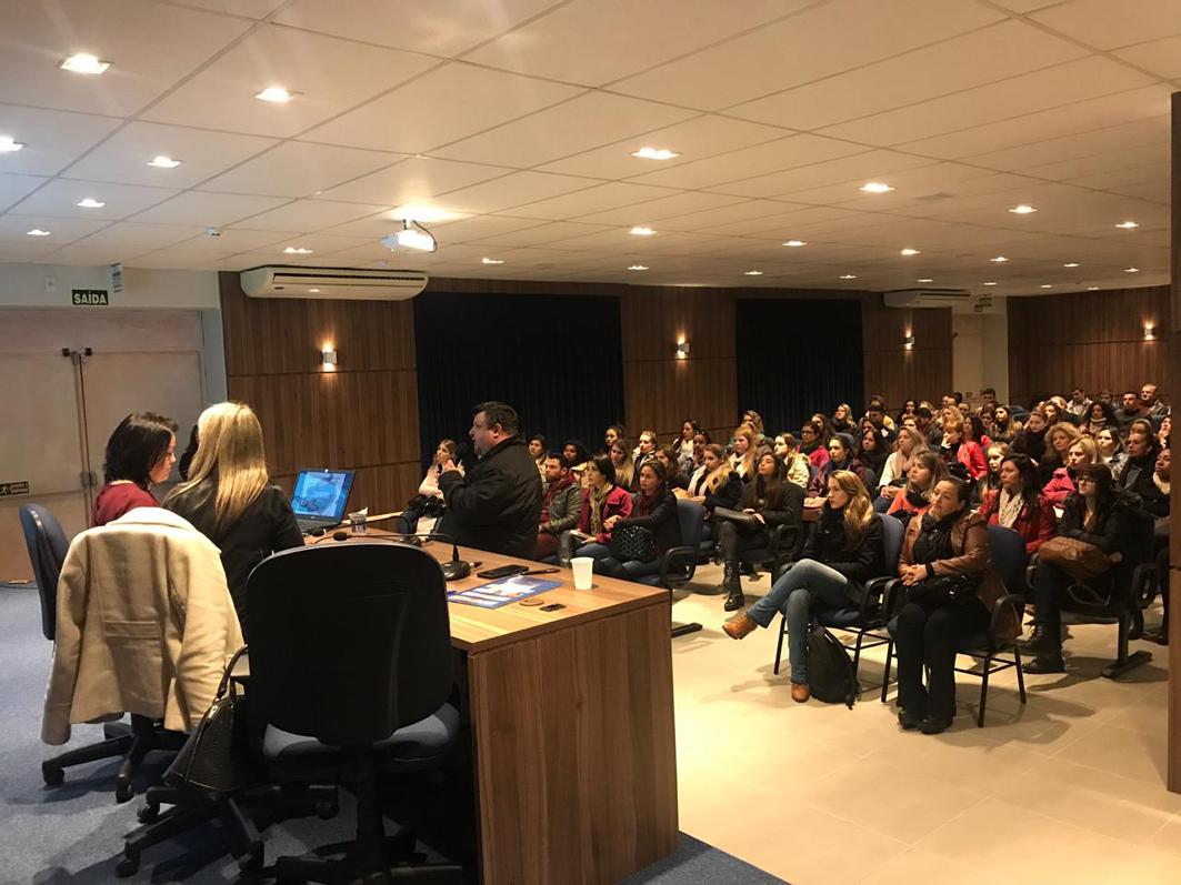 Seletiva presencial da equipe de recepcionistas da 35ª Oktoberfest aconteceu na terça-feira