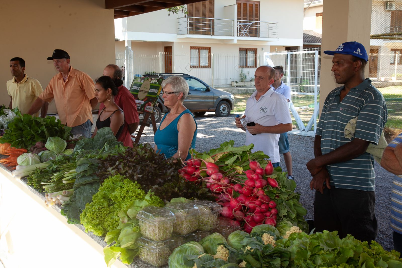 Serão oferecidos por 12 feirantes produtos sem veneno e sem agrotóxicos todas as terças e quintas-feiras manhã e tarde a aos sábados pela manhã