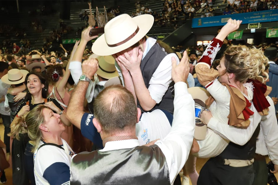 Candeeiro da Amizade, de Vera Cruz, venceu o maior prêmio da Força B