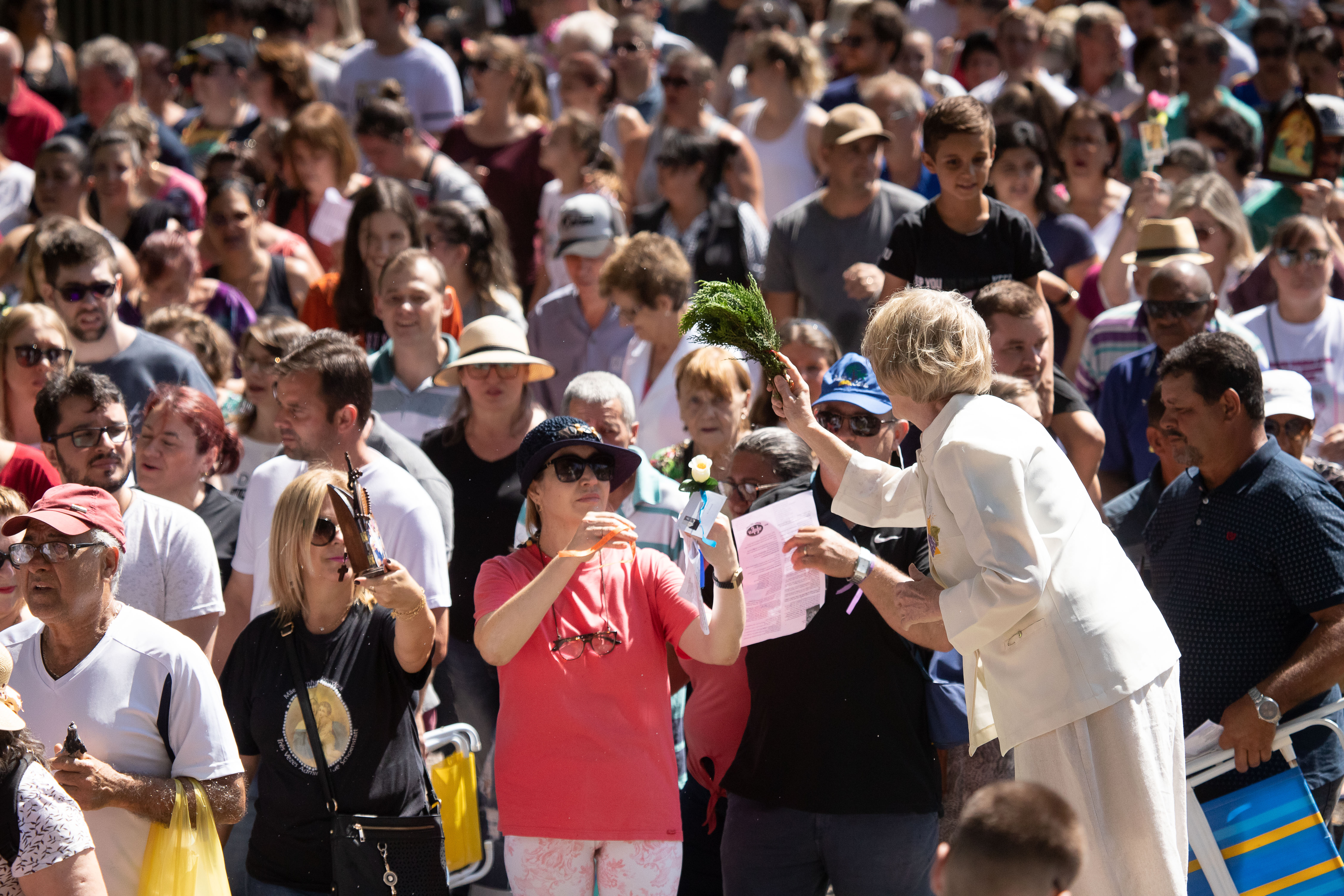 Romeiros de diversas cidades vieram fortalecer a fé e agradecer pelas graças alcançadas
