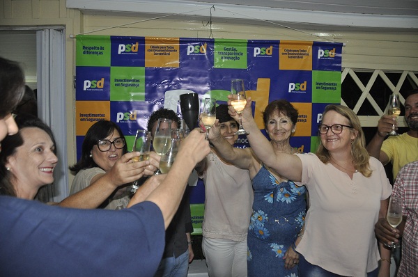 Membros do partido comemoraram as pré-candidaturas femininas