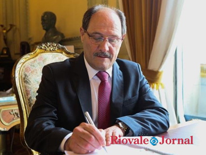 JosŽ Ivo Sartori ainda tenta lidar com a crise financeira do Estado