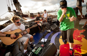 Rock com misturas de Charlie Brown Jr.