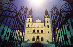 Arte sacra dentro de um templo religioso