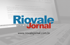 Bolo de chocolate com paçoca no copinho