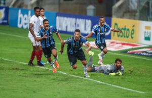 Dupla Gre-Nal estreia com vitórias no brasileiro