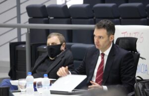 Câmara realiza reunião extraordinária para julgar vereador André Scheibler