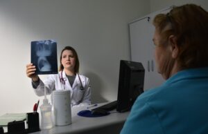 Médicos avaliam implantação do Plano de Carreira