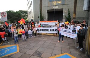 Grupo manifesta insatisfação com suspensão das aulas presenciais