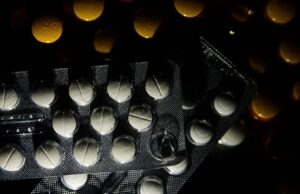 Pfizer aprova primeiro comprimido contra a Covid-19