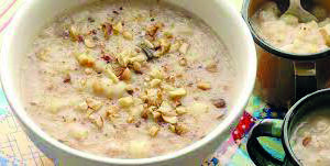 Canjica com amendoim