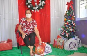 Aapecan entrega 150 kits de Natal para usuários