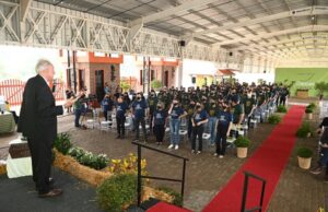 Instituto Crescer Legal forma 122 jovens