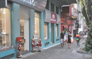 Horário especial do comércio inicia nesta sexta-feira