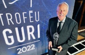 Iro Schünke é agraciado com o Troféu Guri