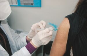 Baixa procura pelas doses de reforços contra covid-19 preocupa