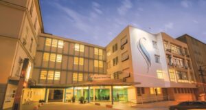 Hospital Santa Cruz | Projeto Bem na Tampa recebe doação da Casa da Amizade