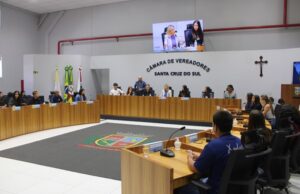 Legislativo | Alunos simulam sessão da Câmara de Vereadores
