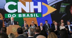Trânsito | Governo oficializa nova regra e lança aplicativo para obtenção de CNH