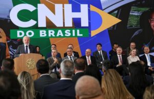 Trânsito | Governo oficializa nova regra e lança aplicativo para obtenção de CNH