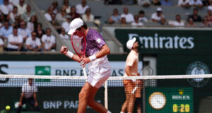 Tênis | João Fonseca derrota Djokovic em batalha épica em Roland Garros
