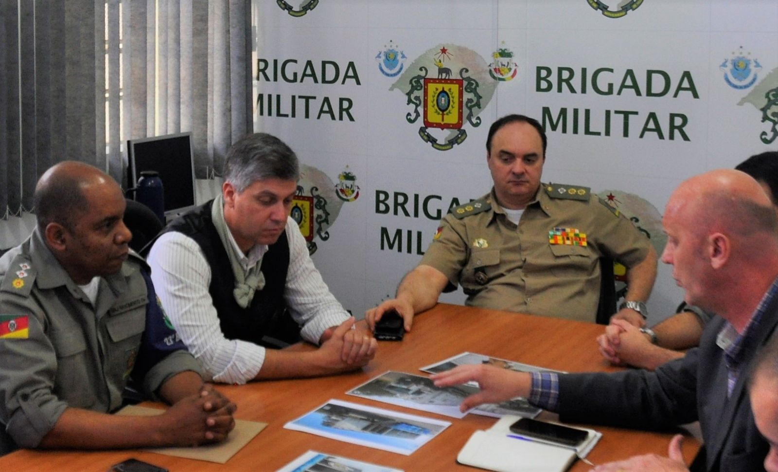 Oficiais do 23º BPM receberam o representante da Secretaria Estadual de Segurança Pública