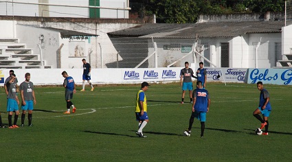 Atletas participaram de mini-coletivo na tarde desta terça, no Estádio dos Plátanos