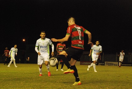 Avenida não repetiu a boa atuação que teve contra o Brasil na fase classificatória e levou 2 a 0 em casa