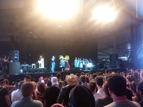 No sábado, 12, o casal Fritz e Frida e as soberanas abriram o show da dupla Fernando e Sorocaba