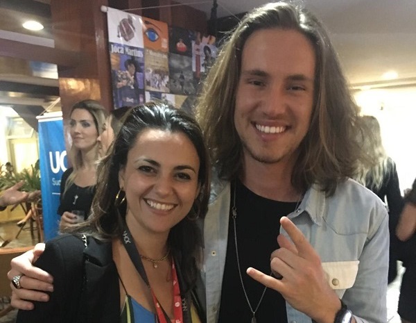 Luciana Castro participa da Festa da Música desde 2009 e em uma das edições teve a oportunidade de conhecer o Vitor Kley 
