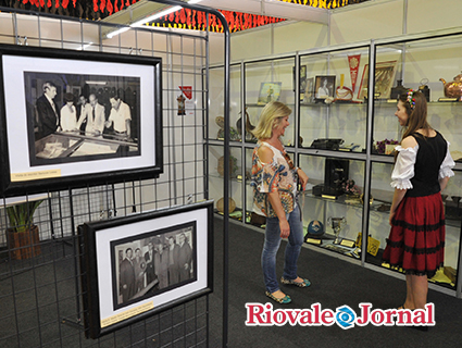 Visitantes podem conferir a história da Festa Nacional do Fumo (Fenaf) 