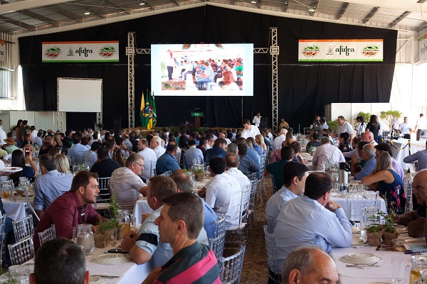 O evento contou com a presença de mais de 400 pessoas 