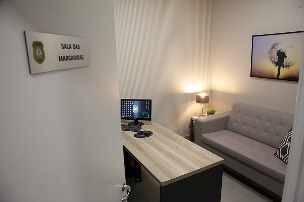 A Sala das Margaridas tem a finalidade de proporcionar um ambiente acolhedor para mulheres vítimas de violência doméstica