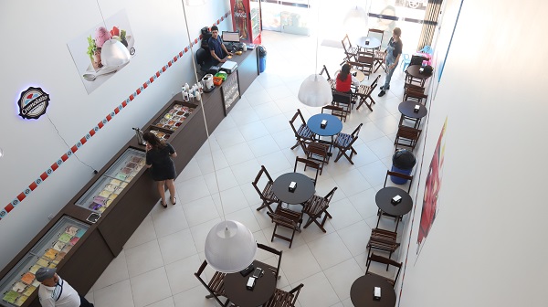 Há uma variedade com mais de 48 tipos de picolés, potes de sorvete de 1L, 1,5L e 2L, buffet de sorvetes com 36 sabores, entre outras delícias