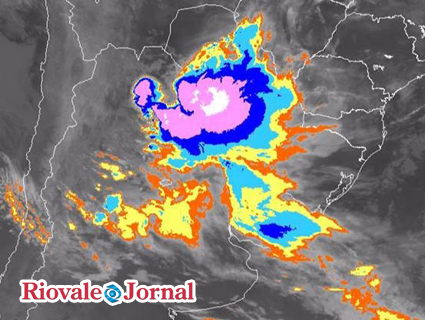 Uma área de instabilidade que se formou no Paraguai avançará sobre o RS nos próximos dias